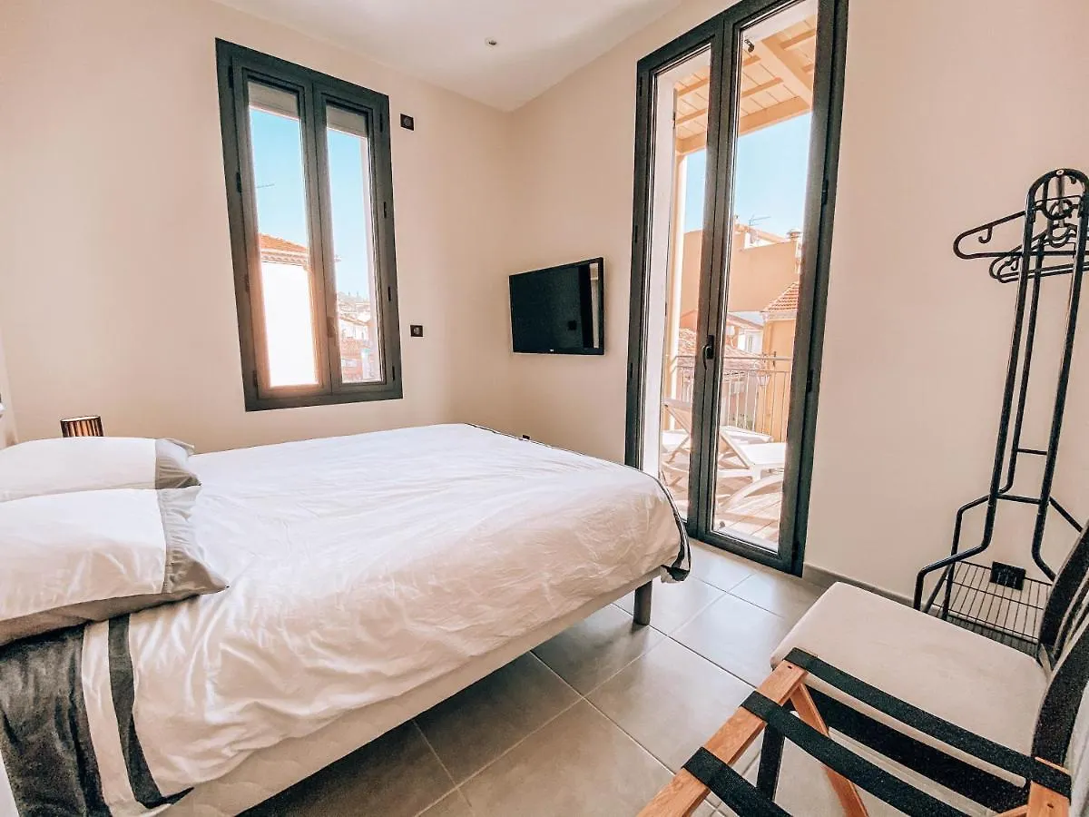 Apartment Appartement 4 Pieces Renove Terrasse Coeur De Ville Le Lavandou France